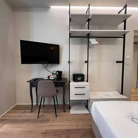 Adalesia & Coffee Hotel