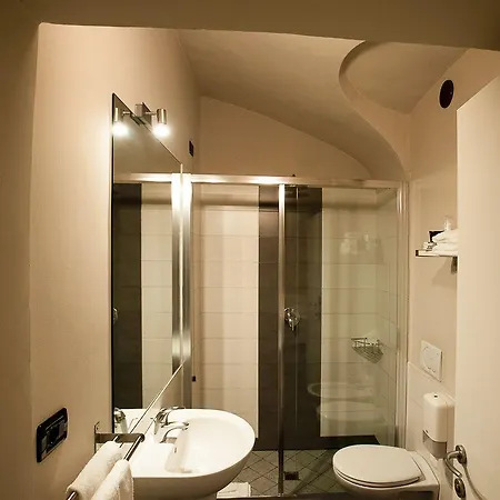 Adalesia & Coffee ホテル 3*