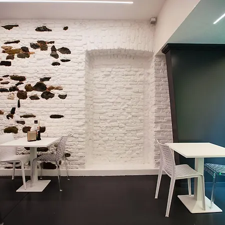 Adalesia & Coffee Hotel