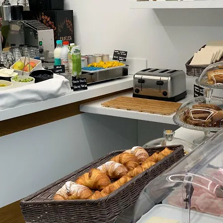 Adalesia & Coffee Hotel